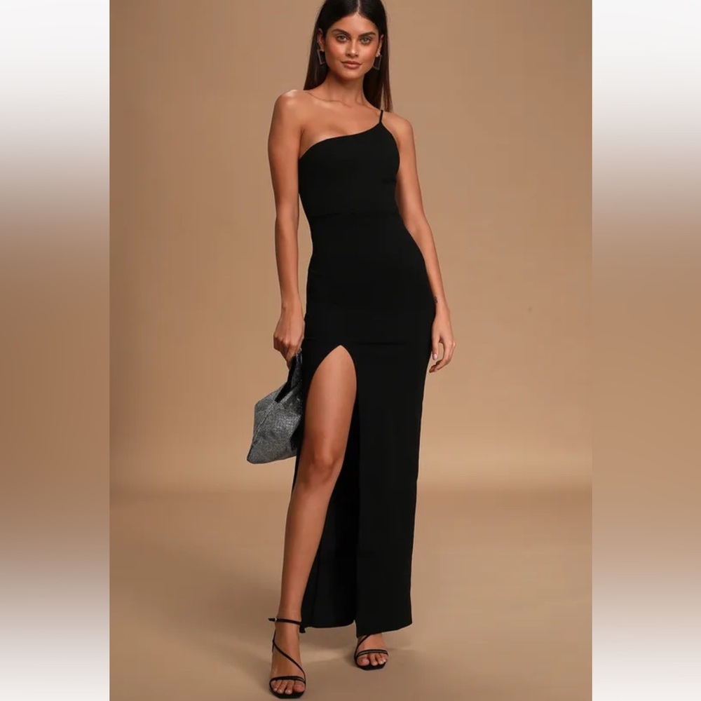 Lulu’s One Shoulder Black Maxi Dress NWT